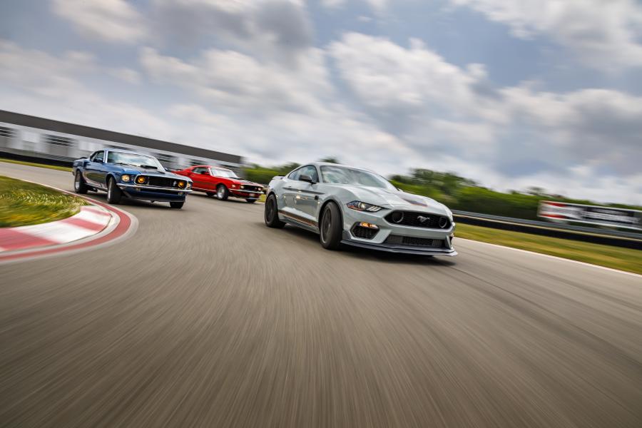  Ford Mustang Mach 1 Handling Package 2021 года  (фото 10 из 21)